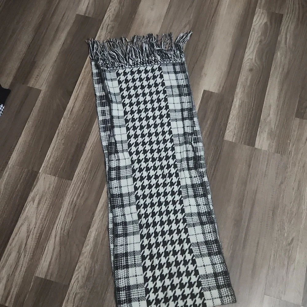 Houndstooth Alabama Scarf New Never Worn Perfect for Night Games